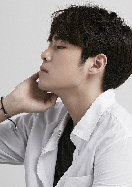 Cho Byeong-kyu photo