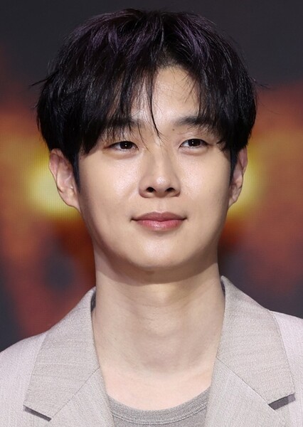 Choi Woo-shik photo