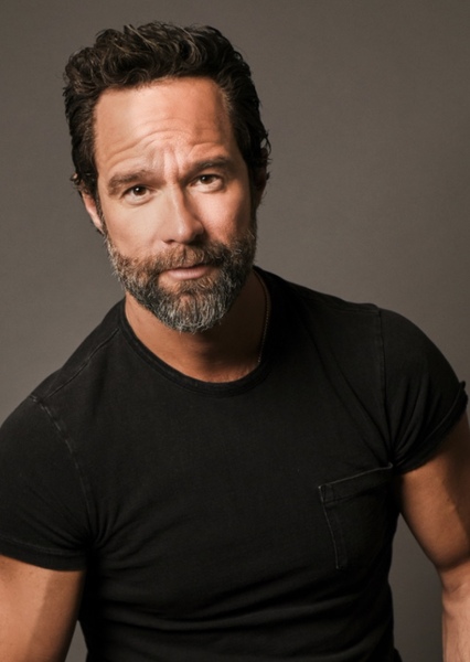 Chris Diamantopoulos photo