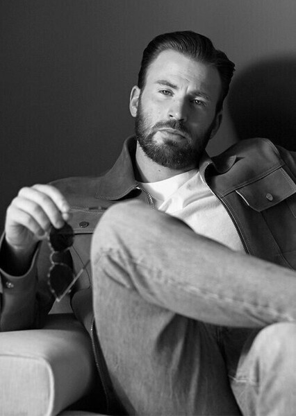 Chris Evans photo