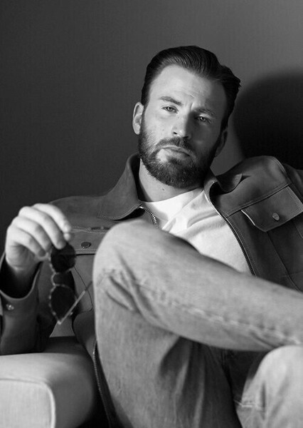 Chris Evans photo