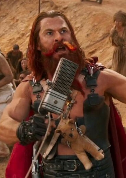 Chris Hemsworth photo