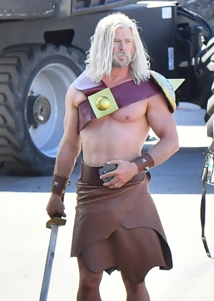 Chris Hemsworth photo