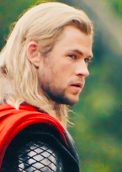 Chris Hemsworth photo