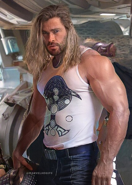 Chris Hemsworth photo
