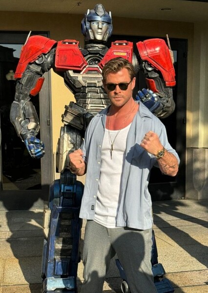 Chris Hemsworth photo