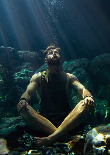 Chris Hemsworth photo