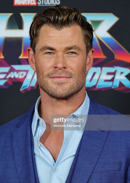 Chris Hemsworth photo