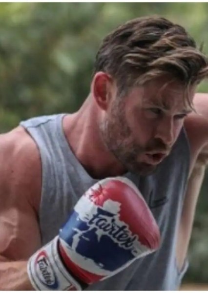 Chris Hemsworth photo
