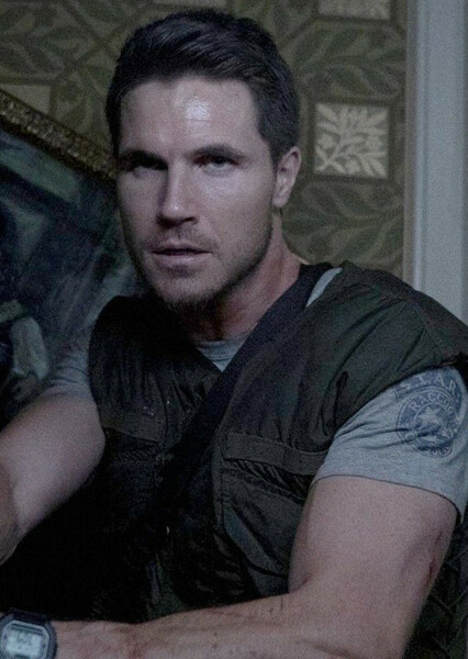 Chris Redfield photo