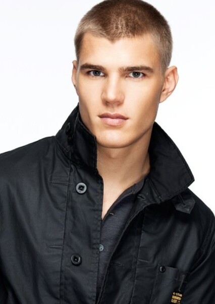 Chris Zylka photo