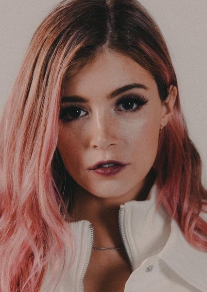 Chrissy Costanza photo
