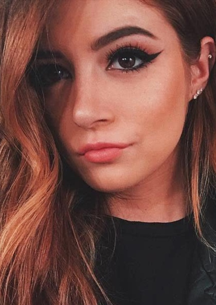 Chrissy Costanza photo