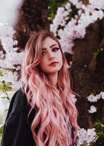 Chrissy Costanza photo