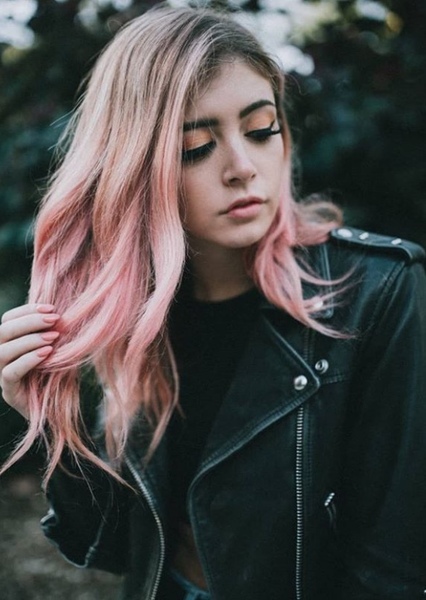 Chrissy Costanza photo
