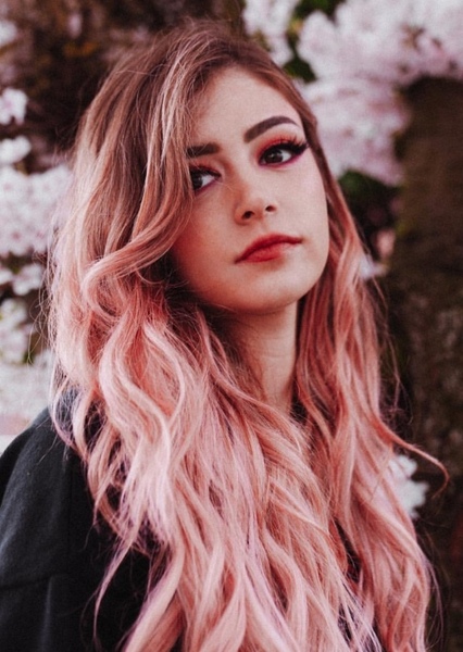 Chrissy Costanza photo