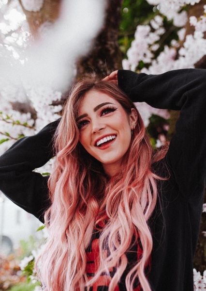Chrissy Costanza photo