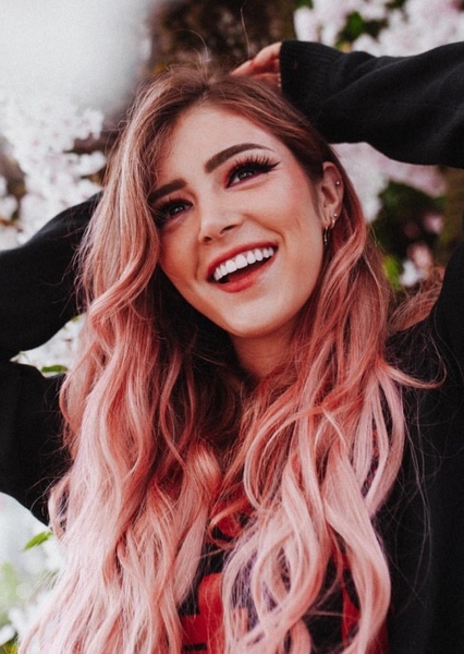 Chrissy Costanza photo