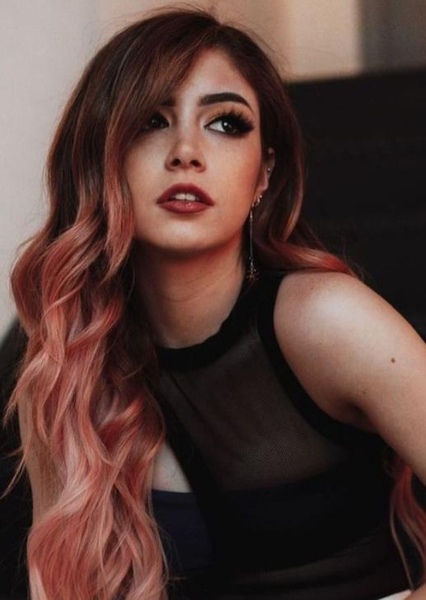 Chrissy Costanza photo