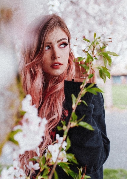 Chrissy Costanza photo