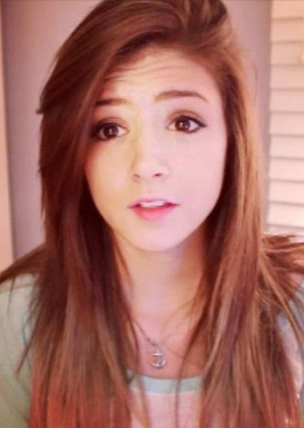 Chrissy Costanza photo