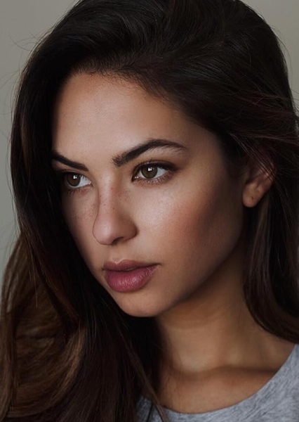 Christen Harper photo