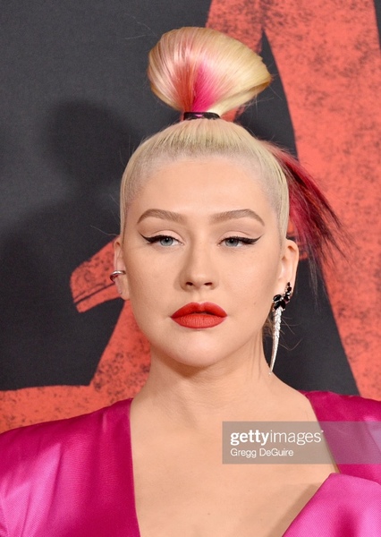 Christina Aguilera photo