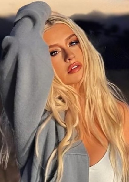 Christina Aguilera photo