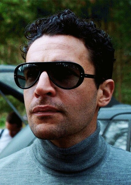 Christopher Abbott photo