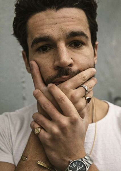 Christopher Abbott photo