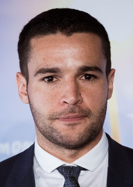 Christopher Abbott photo