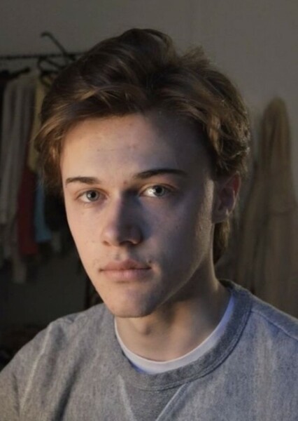 Christopher Briney photo
