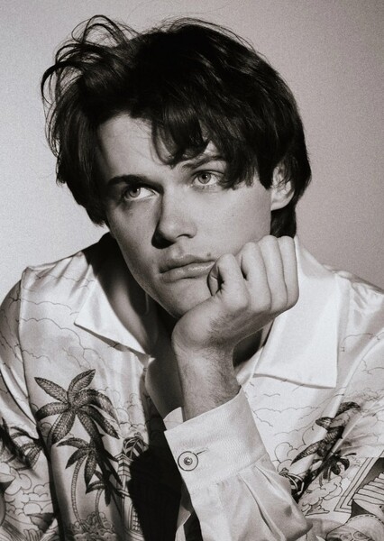 Christopher Briney photo