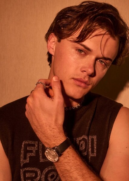 Christopher Briney photo