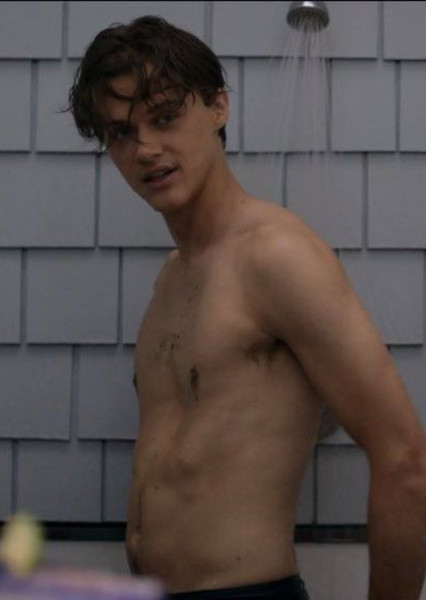 Christopher Briney photo