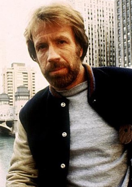 Chuck Norris as Martin Riggs in Lethal Weapon 1987 alternate cast