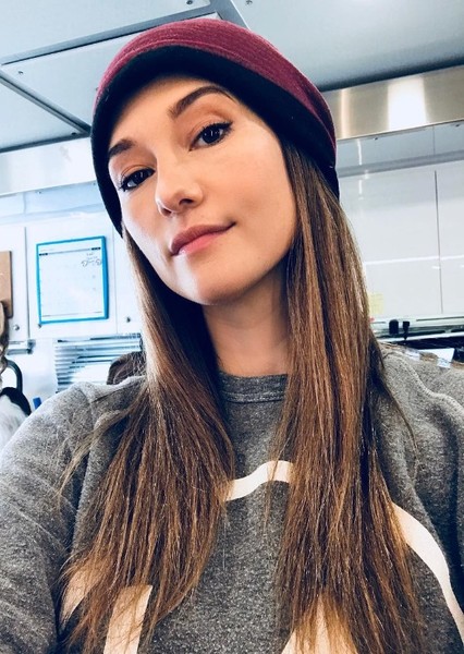 Chyler Leigh photo