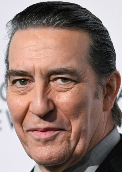 Ciarán Hinds photo