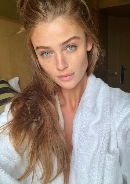 Cintia Dicker photo