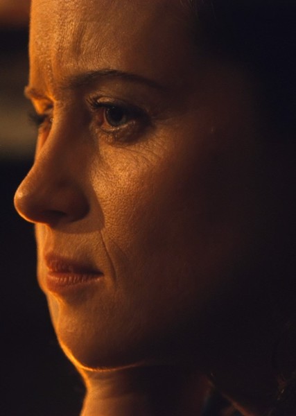 Claire Foy photo