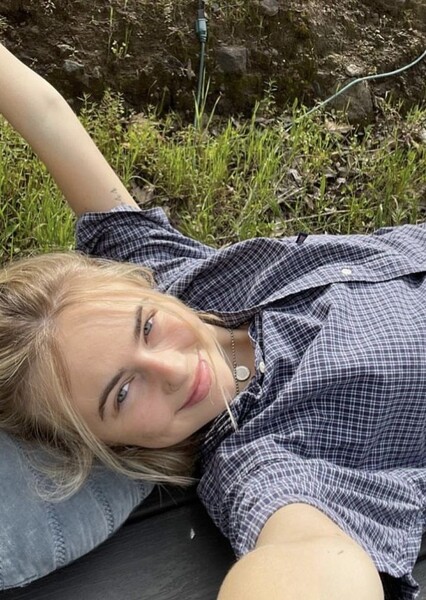 Claire Rosinkranz photo
