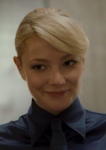 Clara Paget photo