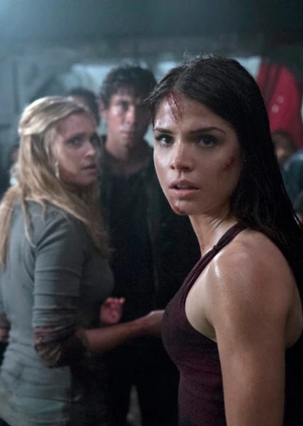 Clarke and Octavia (The 100) photo