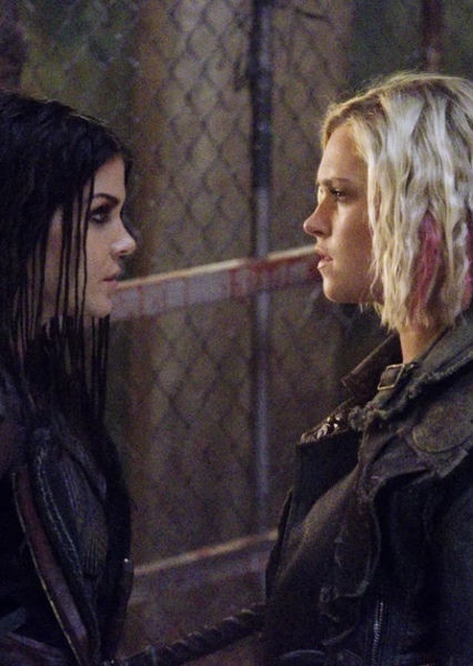 Clarke and Octavia (The 100) photo