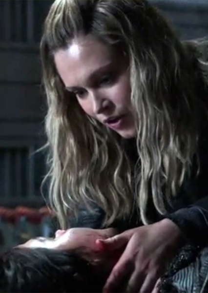 Clarke and Octavia (The 100) photo