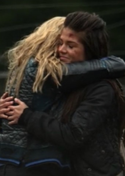 Clarke and Octavia (The 100) photo