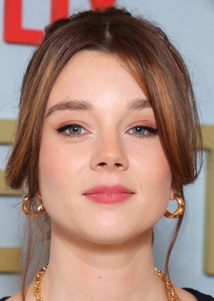 Claudia Jessie photo