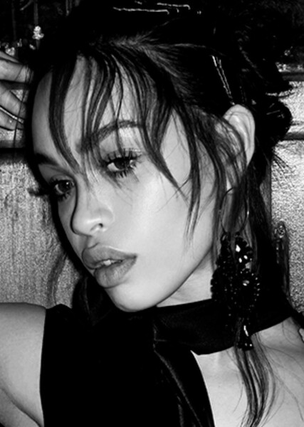 Cleopatra Coleman photo