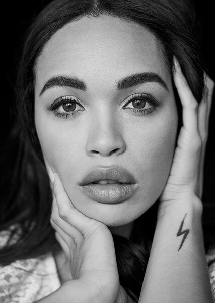 Cleopatra Coleman photo