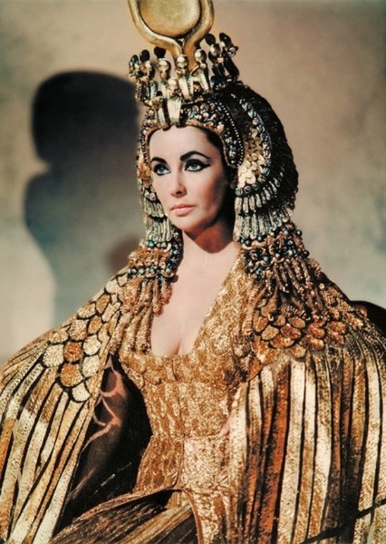 Cleopatra (Elizabeth Taylor)